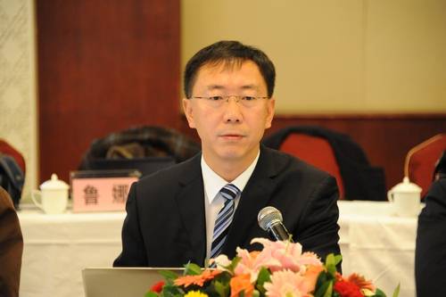 中国民族建筑研究会副会长肖厚忠在研讨会上致辞(张蓝兮 摄)