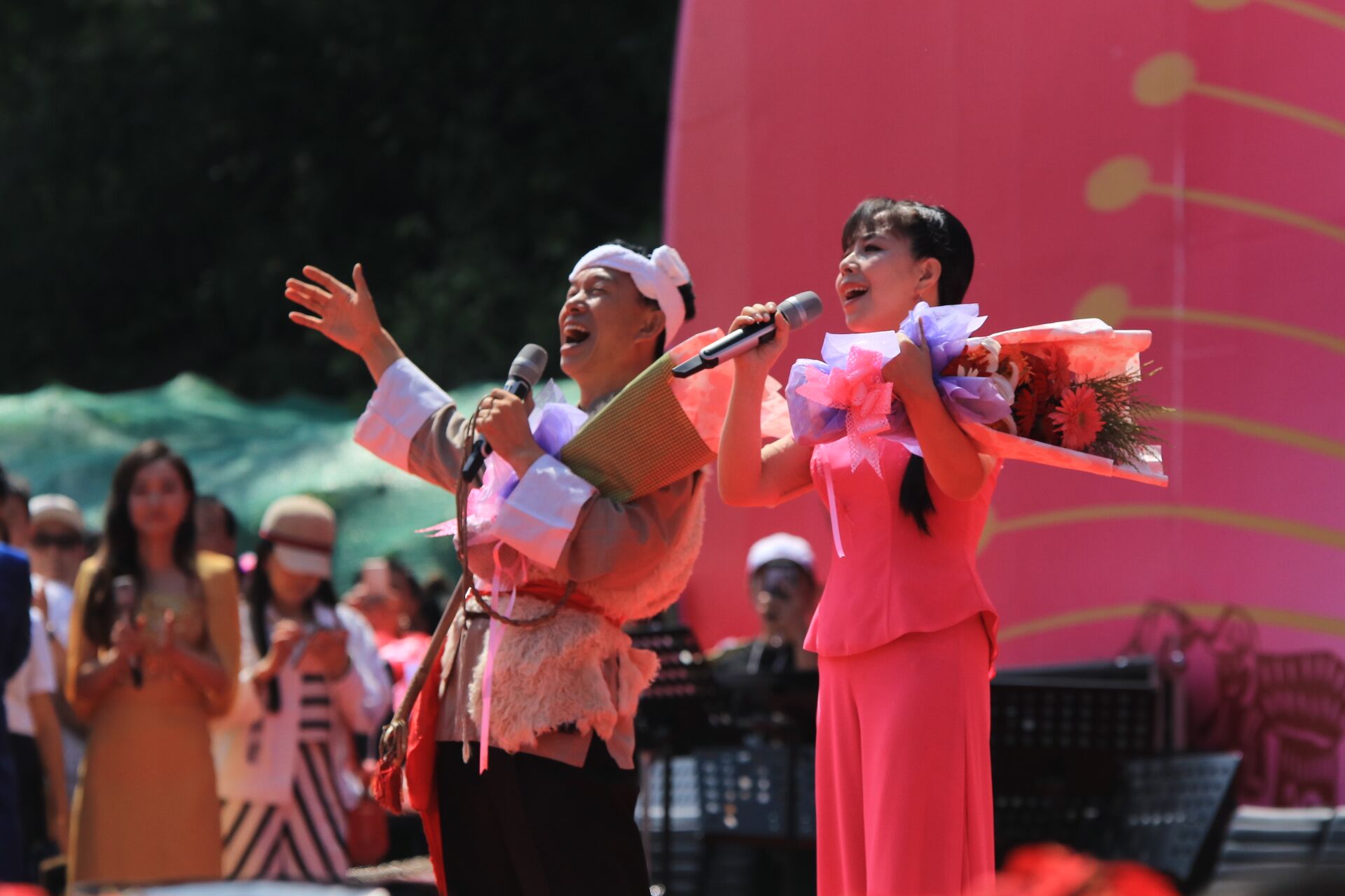 太行民歌会在晋中左权唱响 王二妮,石占明演唱民歌《圪梁梁》