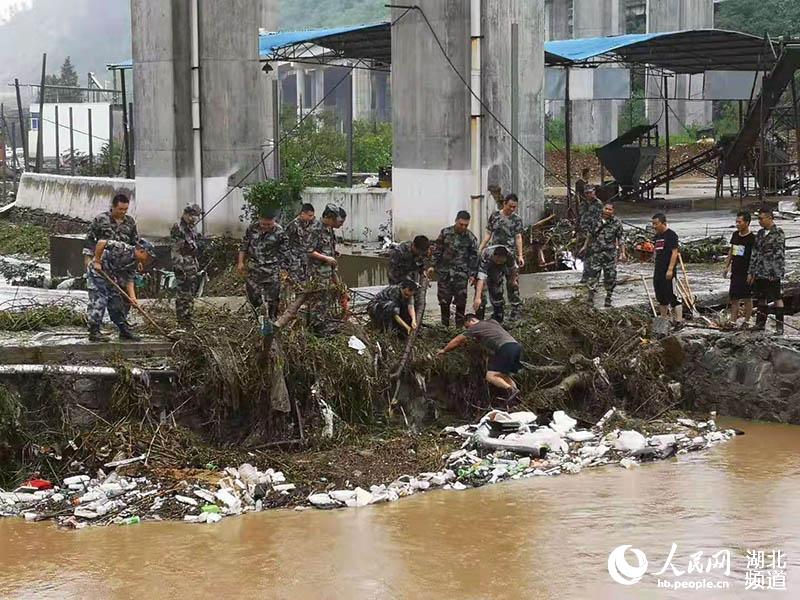 [网连中国]强降雨持续在线致多地突发山洪已有多人遇难