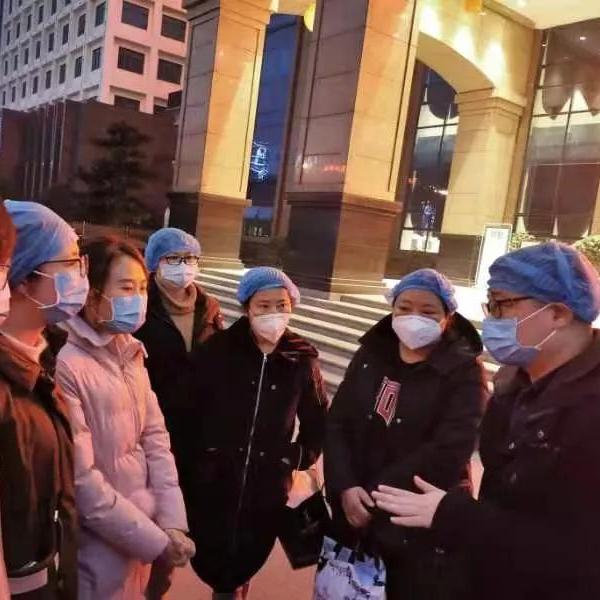 一起来一起回，一个都不能少时间：1月29日 地点：湖北省咸宁市第一人民医院一起来，一起回，一个都不能少！说实话，我们心中难免会有忐忑，会有恐惧，但我们依旧笃定。[详细]