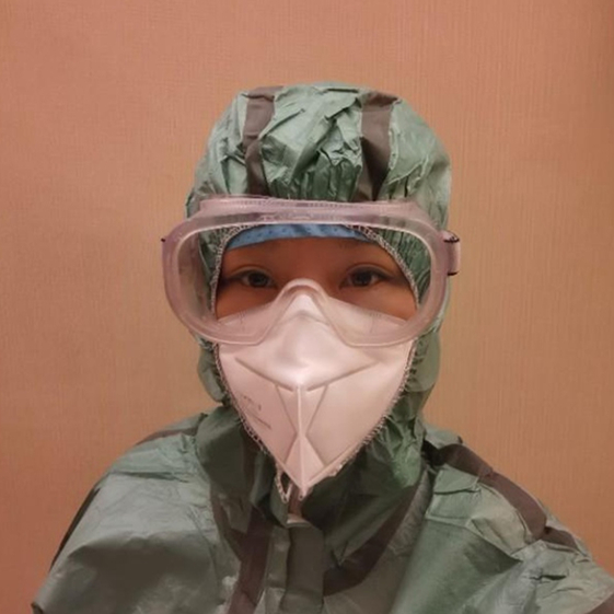 别慌，艳青！我来当你的眼时间：1月30日 地点：武汉第四医院忙了一会，护目镜上就起了一层水雾。大家都有，但是我的特别严重。[详细]