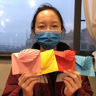 “三八节”快乐，胸心外科最美“三朵花”！时间：3月6日 地点：武汉市中心医院我们胸心外科“三朵花”，在自己的岗位上默默奉献着，这就是我们引以为豪的日常。[详细]