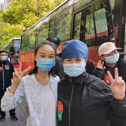 迎接胜利的“列车”来了时间：3月20日 地点：湖北省中西医结合医院守得云开见月明，武汉春暖花开的日子已经到来。听，那是“列车”的声音，也是胜利的声音！[详细]