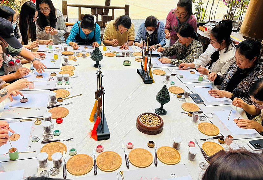 途涂客栈开展宋代制香点香活动。受访者供图