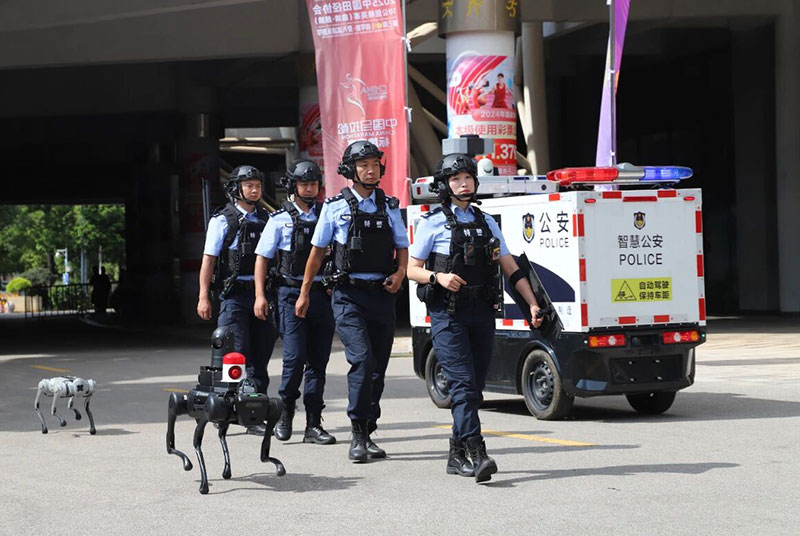 曲靖公安运用智慧化警务设备包段巡防,强化快反机制。曲靖市公安局供图