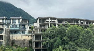 云南腾冲：面目全非的“别墅”小镇