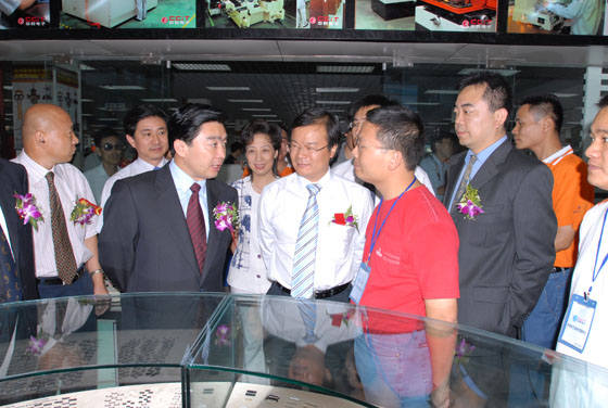 赛格电子市场一期开业 王荣出席开业剪彩仪式