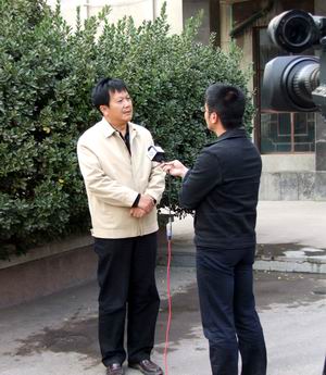 中央电视台一套新闻栏目对我县农村加强民主管