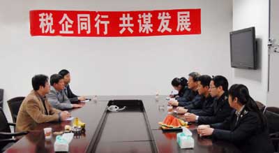 龙沙区国税局深入学习科学发展观税收宣传月活
