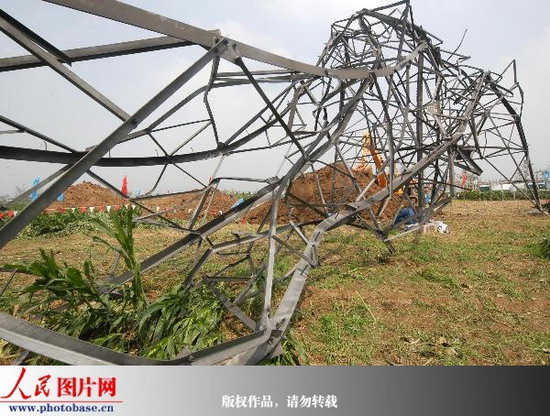 50年一遇强暴风雨狂卷邢台14县市 8座塔基倒