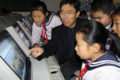 博兴县一小创新教学 网上教授科学发展观