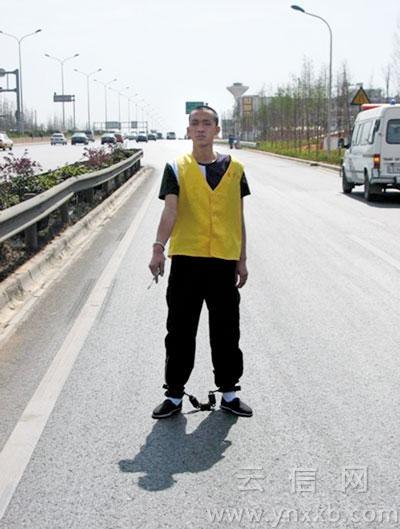 <em>昆明</em>官渡一20岁青年找小姐嫖资不够遭群殴致