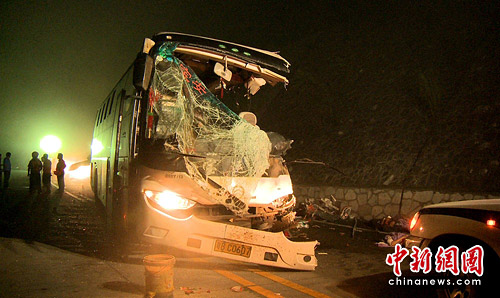 广西河池发生特大交通事故 11人死亡36人受伤