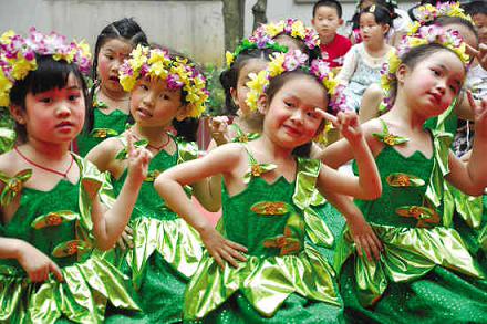 庆祝六一 安庆市政府机关幼儿园开展文艺演出