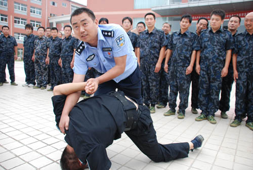 滑县:培训校园保安员 苦练本领强素质