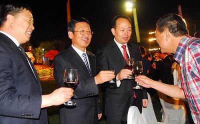 2010中国·丹东鸭绿江国际旅游节盛装开幕