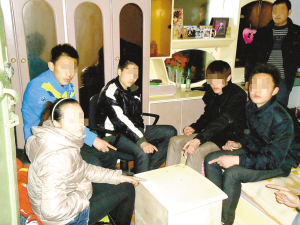 重庆11名同学寒假聚会集体吸毒 9人是在校高中生