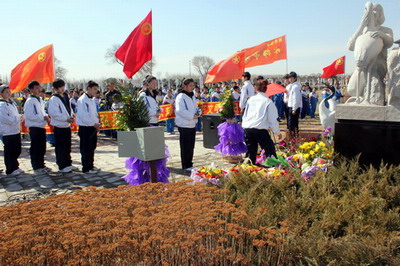 清明节文明祭扫主题活动举行